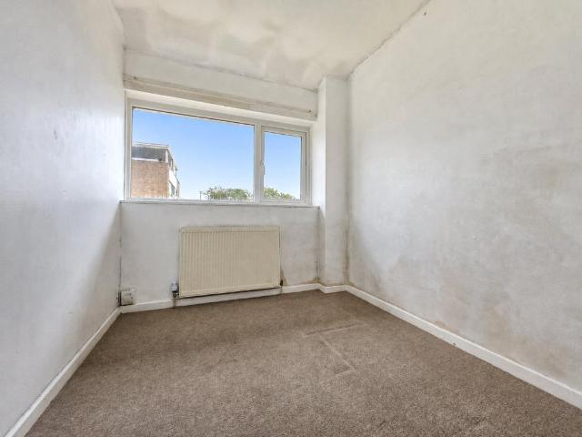 House for sale in Lee Chapel, Essex