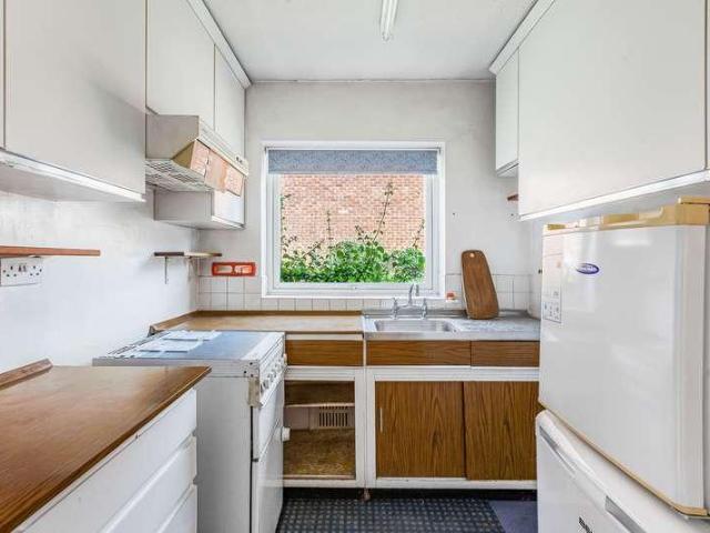 House for sale in Caldecott, Dromore
