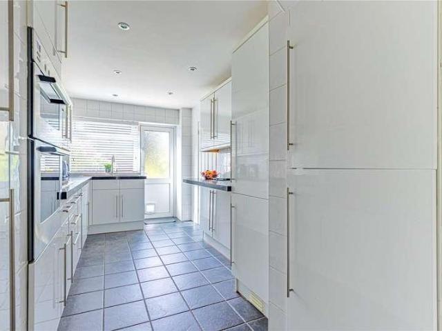 House for sale in Bushey, Bushey Heath