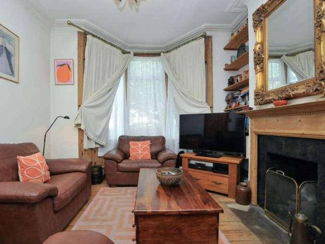 House for sale in Stoke Newington, Greater London