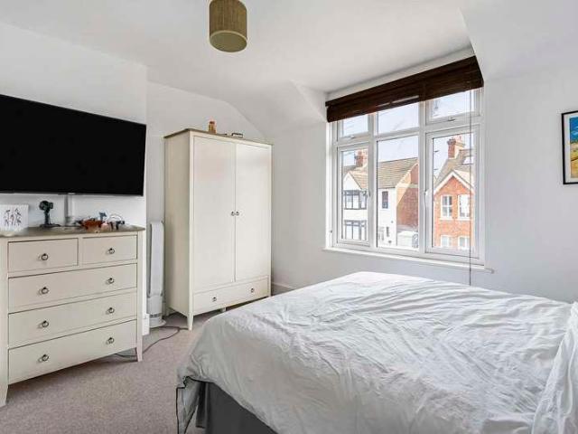 House for sale in Farnham, Waverley