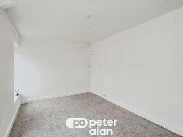 House for sale in Cimla, Neath