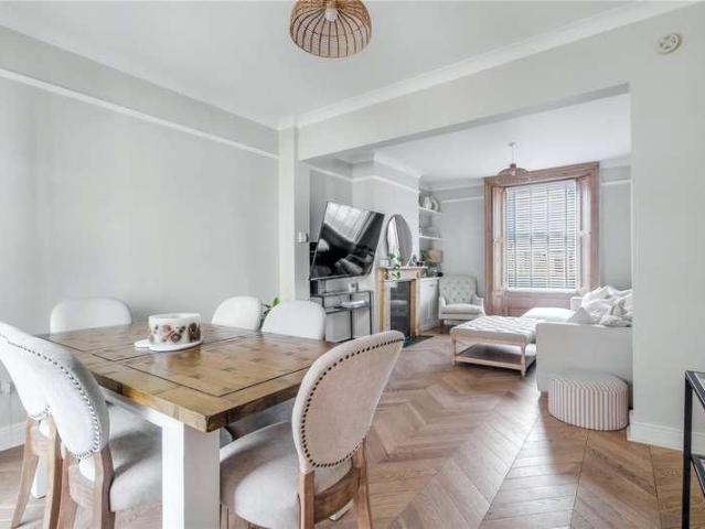 House for sale in Heigham Grove, East Bank