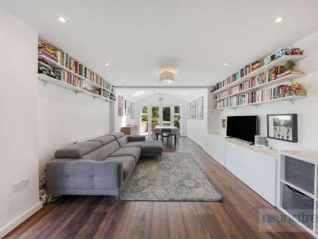House for sale in Hendon Central, The Hyde