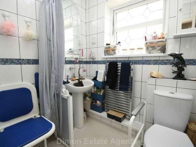 House for sale in Middlecroft, Hampshire