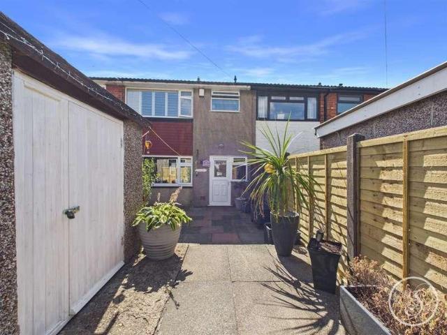 House for sale in Whitkirk, Colton