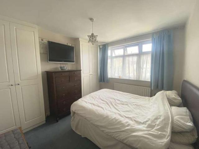 House for sale in Napsbury Park, Five Acres