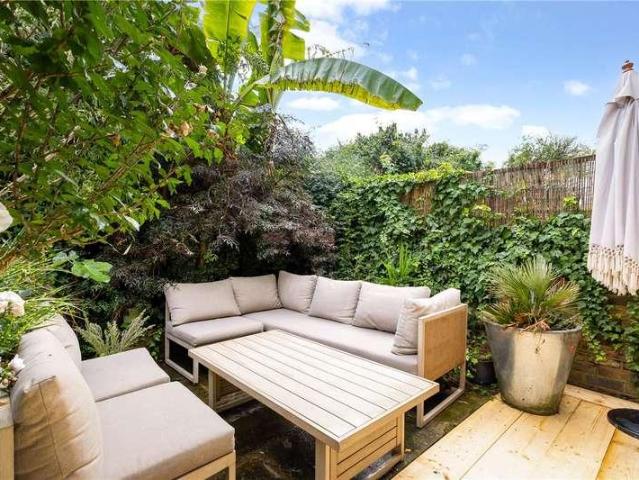 House for sale in Clapham Junction, Greater London