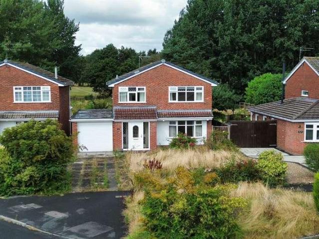 House for sale in Halton