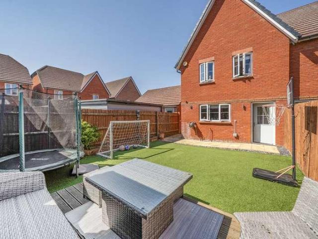 House for sale in Abbey Mead, Swindon