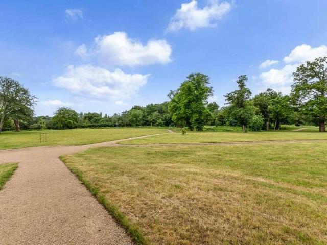 House for sale in Sandringham Community, Greater London