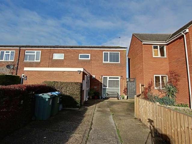 House for sale in Aston Clinton, Buckinghamshire
