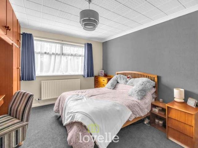 House for sale in New Waltham