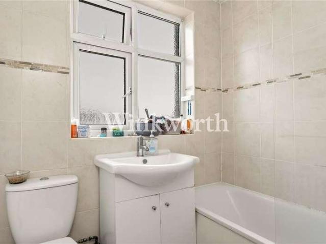 House for sale in Edmonton, Greater London
