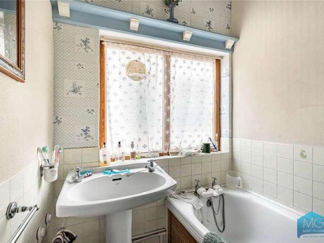House for sale in West Finchley, Greater London