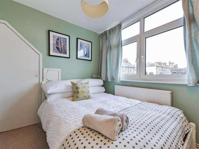 House for sale in Arundel, Clapham