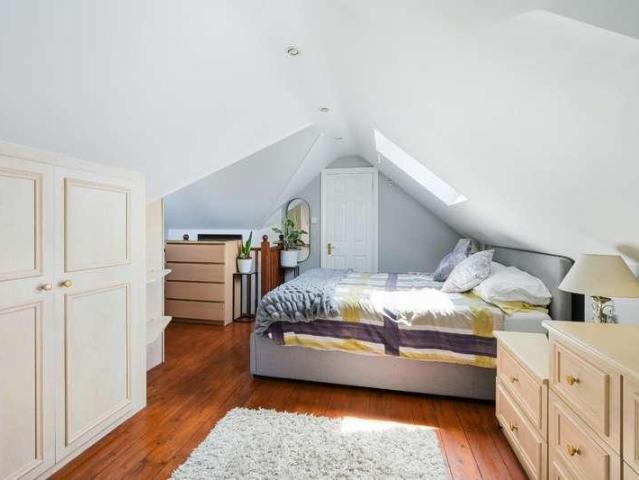 House for sale in The Wells, Surrey