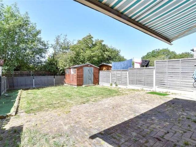 House for sale in Steeple View, Essex
