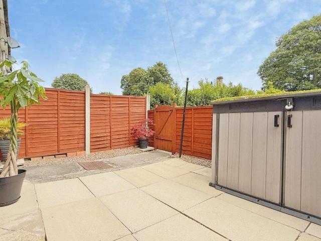 House for sale in Farsley, West Yorkshire