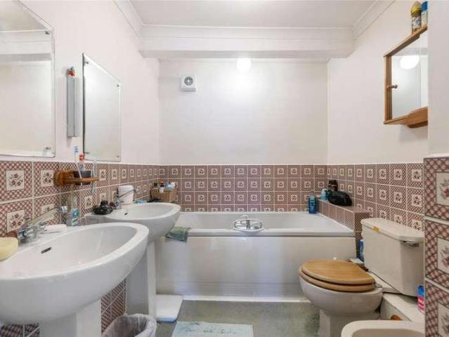 House for sale in Stockwell, Greater London