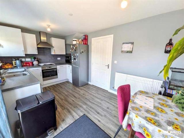 House for sale in Llangyndeyrn, Carway