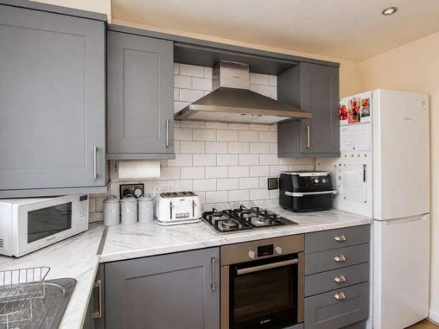House for sale in Blackgates, Leeds