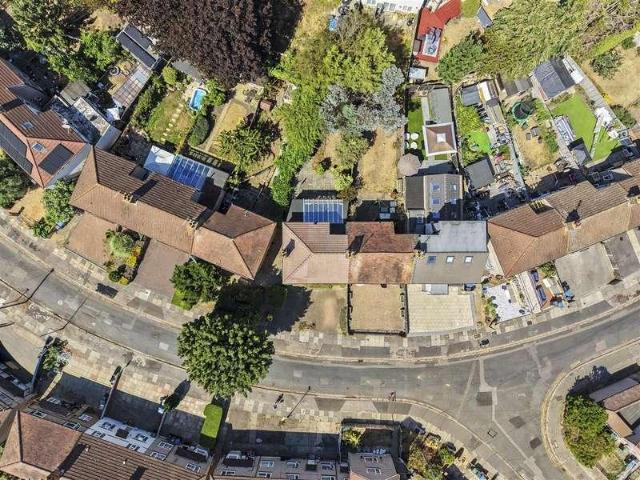 House for sale in Winchmore Hill, Palmers Green