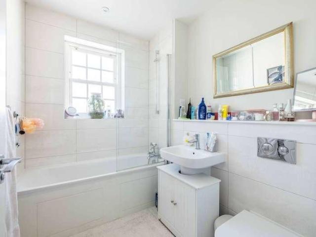 House for sale in Datchet