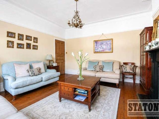 House for sale in Winchmore Hill, Palmers Green