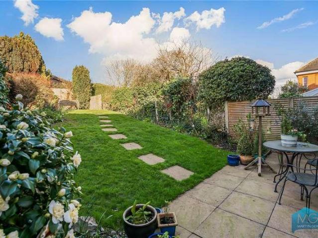 House for sale in Winchmore Hill, Edmonton
