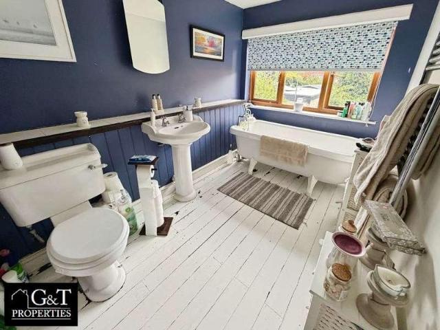 House for sale in Halesowen, West Midlands