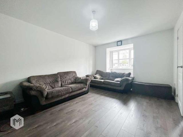 House for sale in Bradshaw, Lee Bank