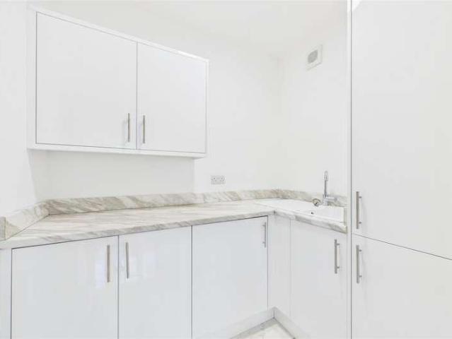 House for sale in New Town, Alverton