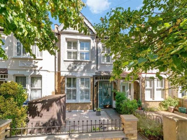 House for sale in London Borough of Merton, Raynes Park