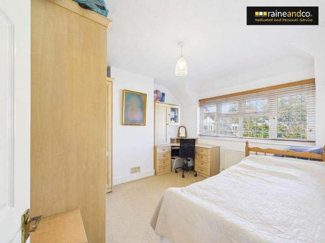 House for sale in Oakmere, Hertsmere