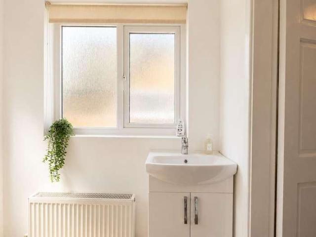 House for sale in Gedling, East Midlands