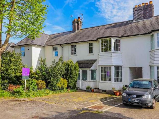 House for sale in The Knap, Barry