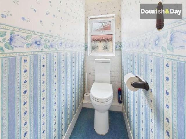 House for sale in Berkswich, Baswich