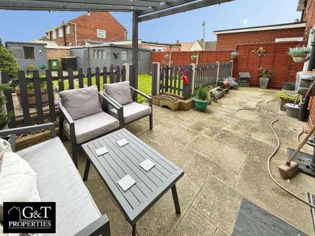 House for sale in Dixons Green, West Midlands