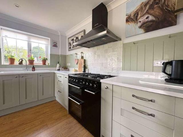 House for sale in Chipping Hill, Essex