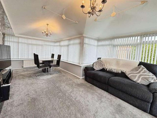 House for sale in Low Moor, West Yorkshire