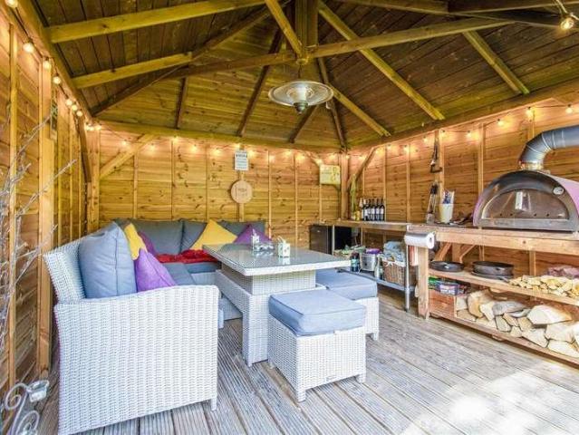 House for sale in Wakefield, Milnthorpe