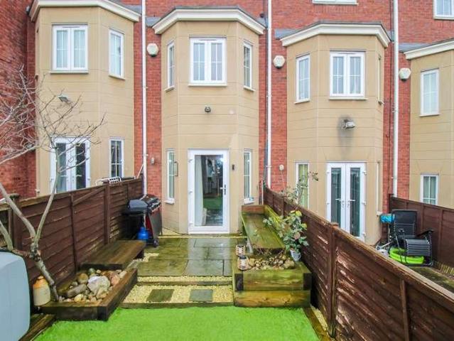 House for sale in Gawthorpe, West Yorkshire