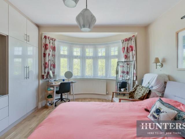 House for sale in Isleworth, Spring Grove