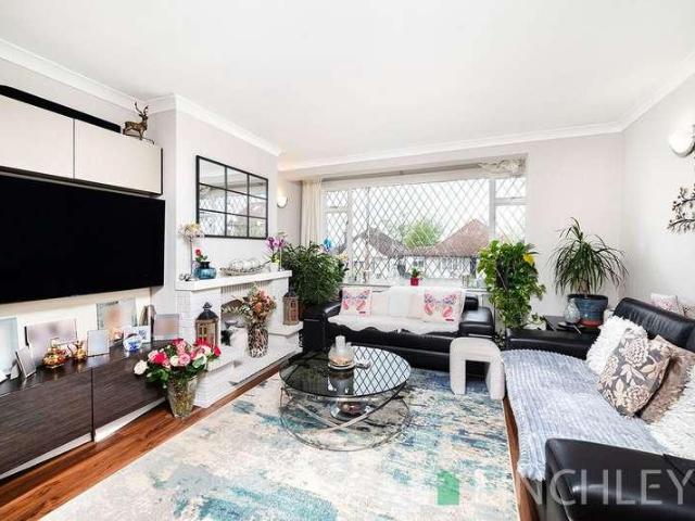 House for sale in High Barnet, Greater London
