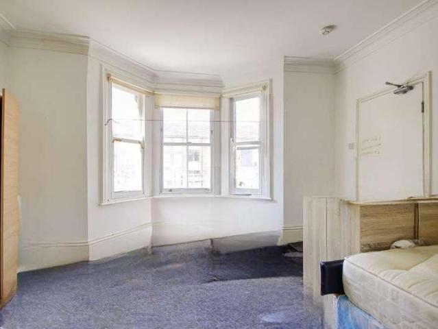 House for sale in Enfield Island Village, Greater London