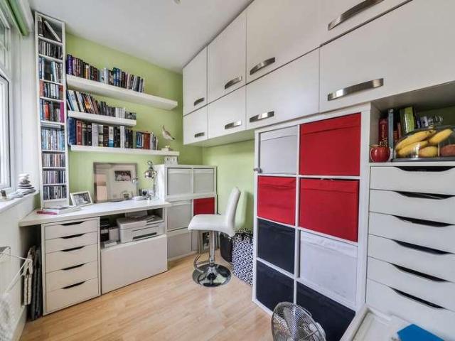 House for sale in Dee Park, Reading