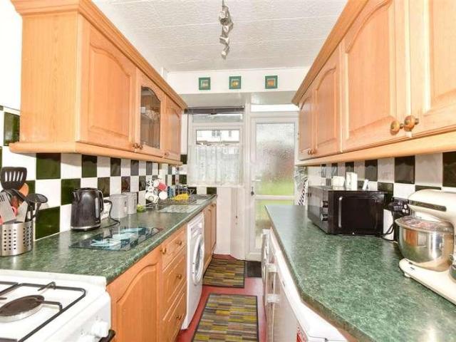 House for sale in Folkestone, Foord