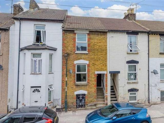 House for sale in Luton, Chatham