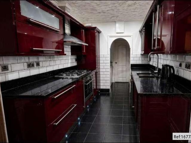 House for sale in Spring Park, Luton
